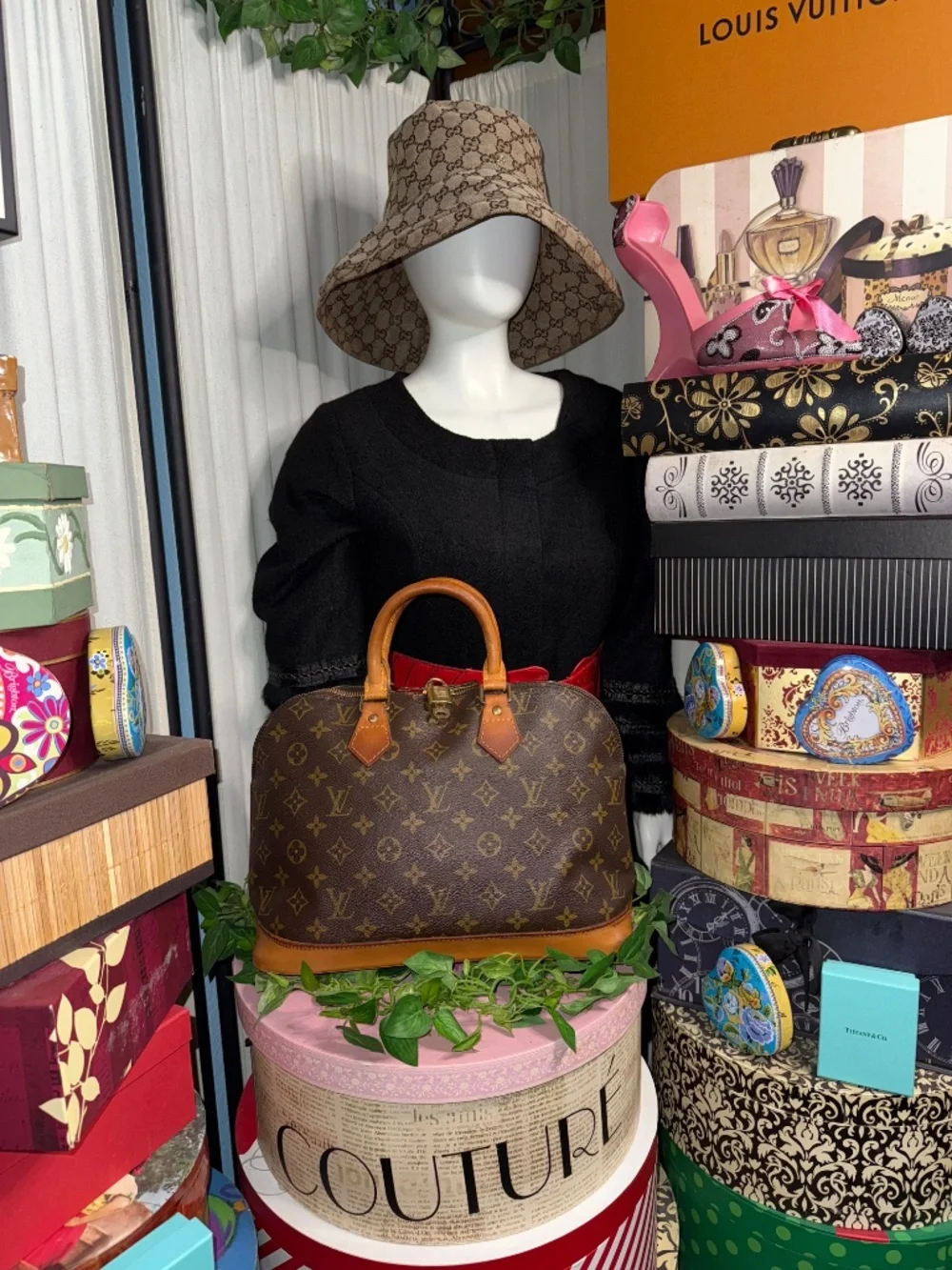 ECLECTIC LOUIS VUITTON MONOGRAM ALMA TOTE! - Picture 5 of 17